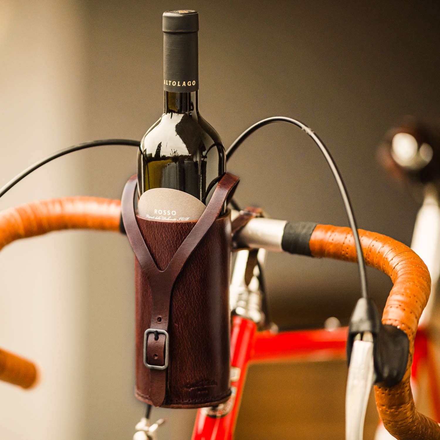 trinkflaschenhalter für fahrradlenker Flaschenhalter fürs Fahrrad "Connie" aus Leder bei Gusti-Leder – Gusti Leder